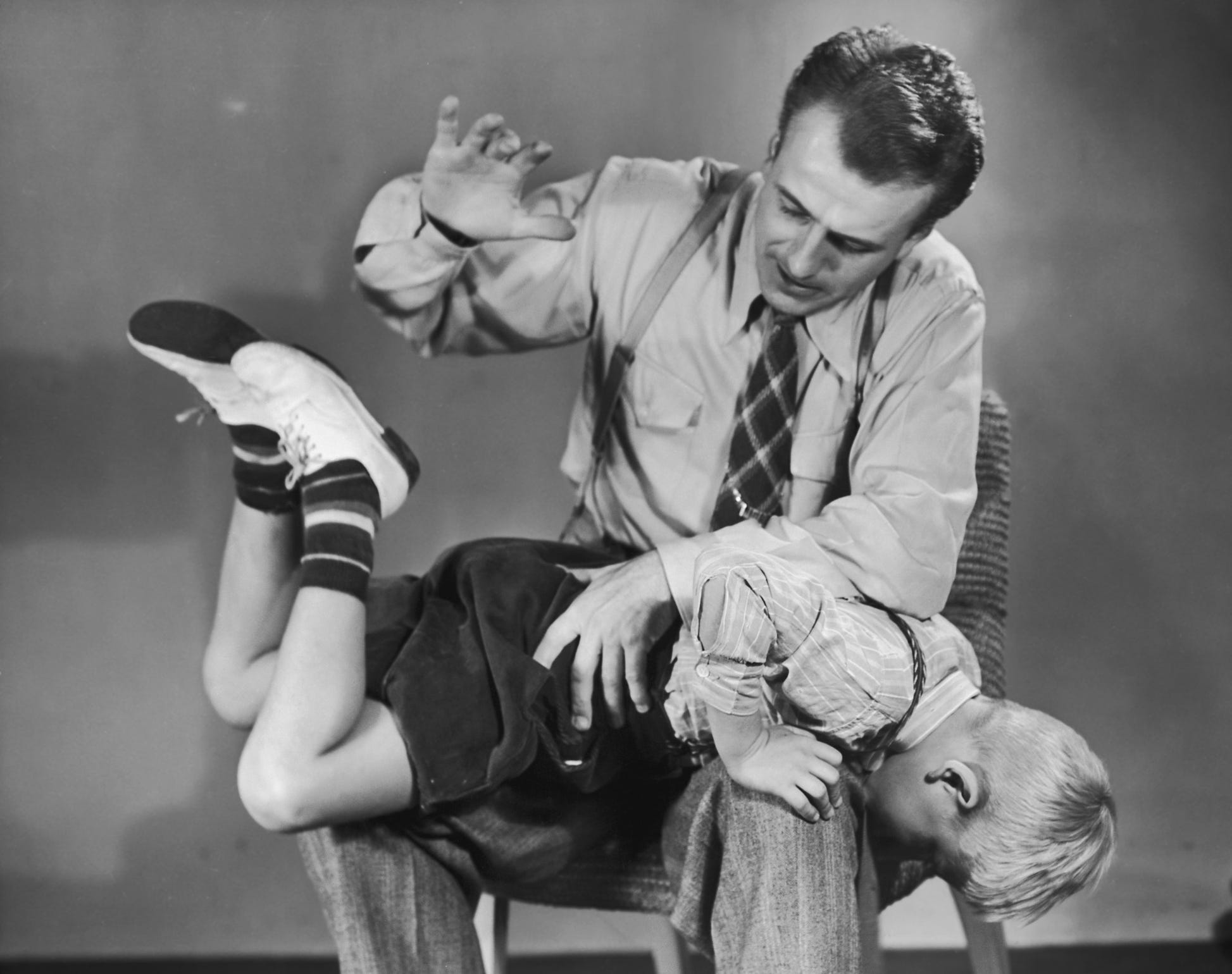 how and when to spank Sexy knoxville teen